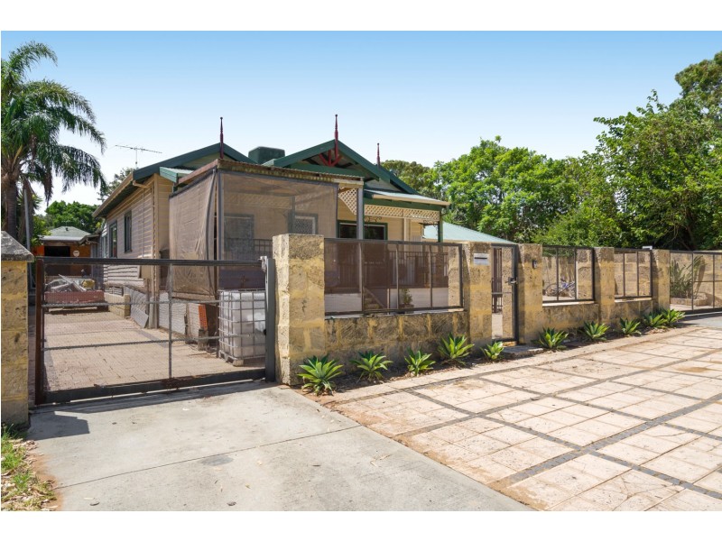 16 Ommanney Street, Hamilton Hill WA 6163