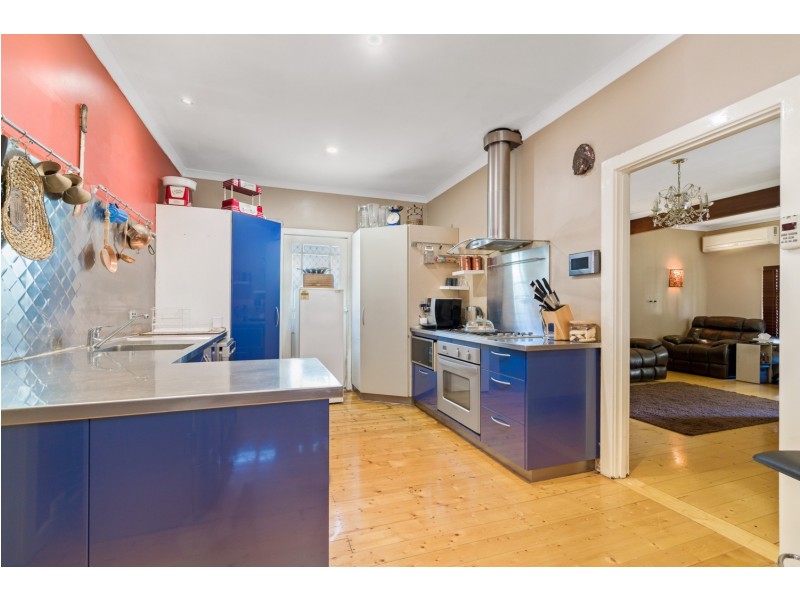 16 Ommanney Street, Hamilton Hill WA 6163