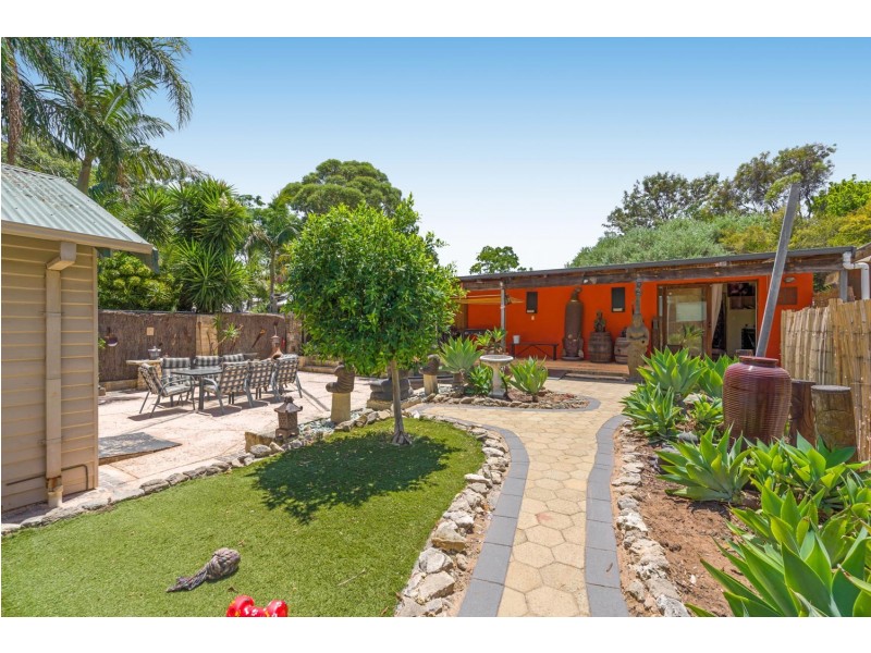 16 Ommanney Street, Hamilton Hill WA 6163