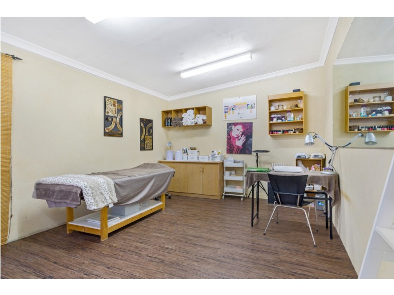 16 Ommanney Street, Hamilton Hill WA 6163