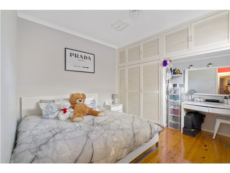 16 Ommanney Street, Hamilton Hill WA 6163