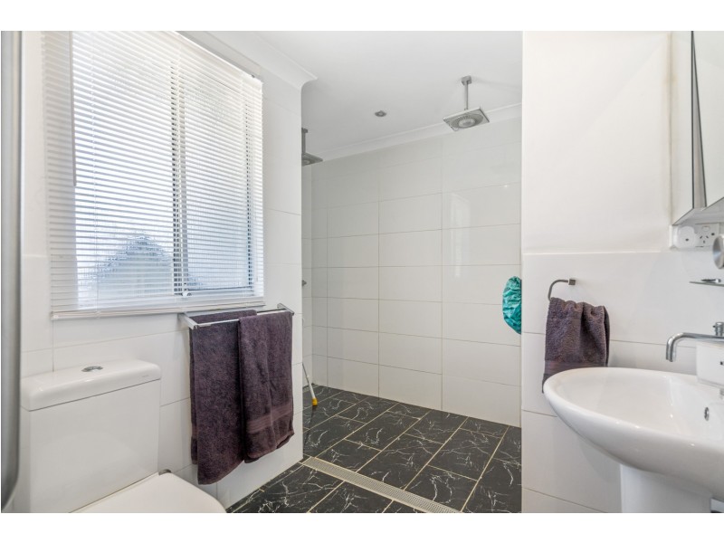 16 Ommanney Street, Hamilton Hill WA 6163