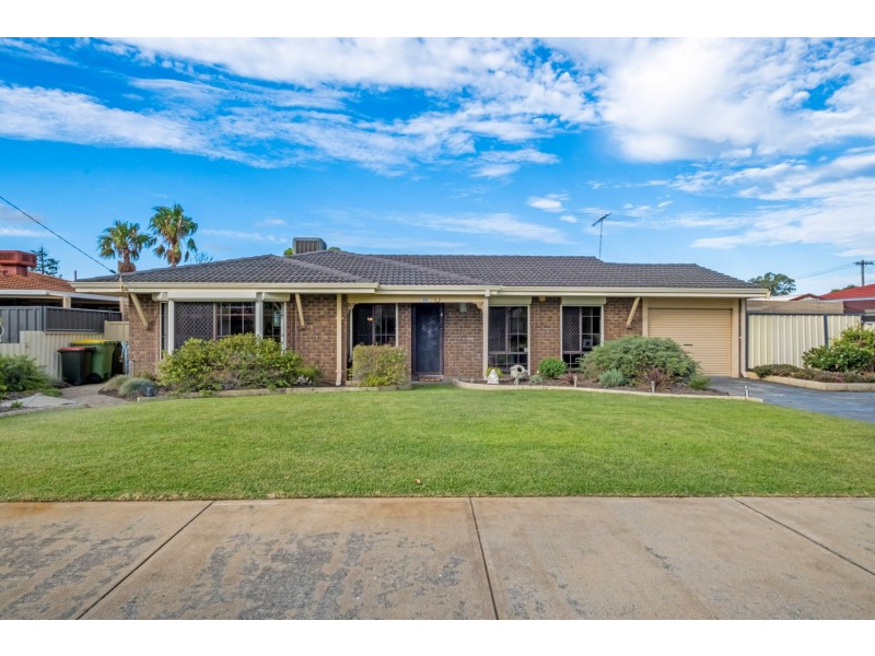 69 Cambridge Crescent, Cooloongup WA 6168