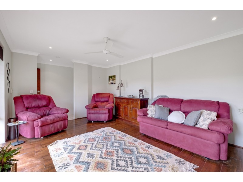 69 Cambridge Crescent, Cooloongup WA 6168