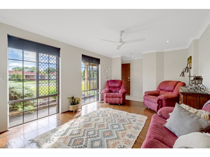 69 Cambridge Crescent, Cooloongup WA 6168