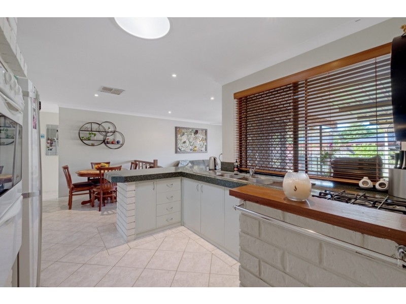69 Cambridge Crescent, Cooloongup WA 6168