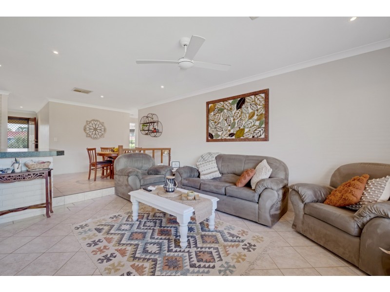 69 Cambridge Crescent, Cooloongup WA 6168