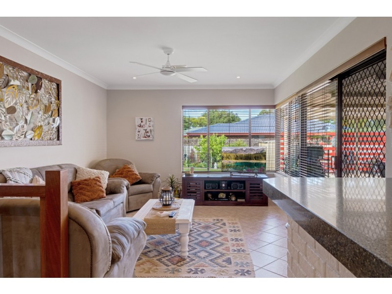 69 Cambridge Crescent, Cooloongup WA 6168