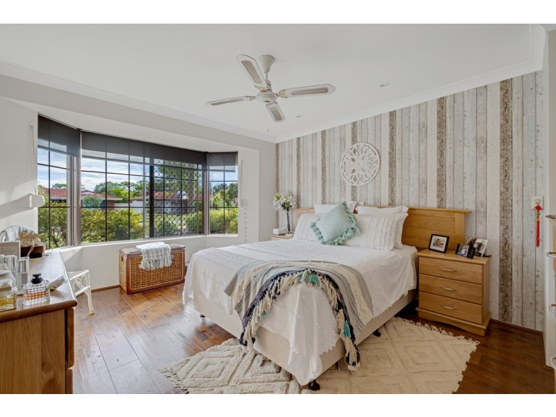 69 Cambridge Crescent, Cooloongup WA 6168