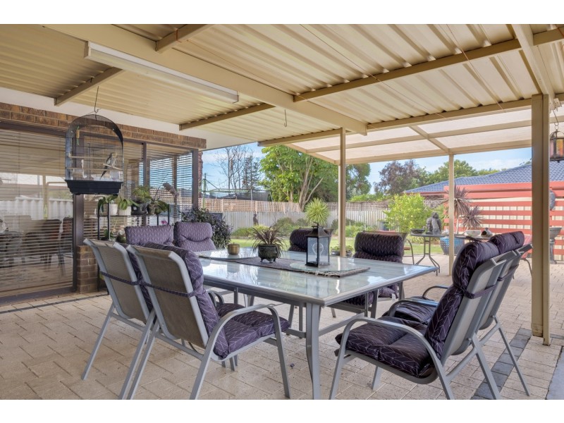 69 Cambridge Crescent, Cooloongup WA 6168