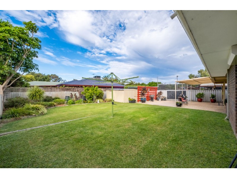69 Cambridge Crescent, Cooloongup WA 6168