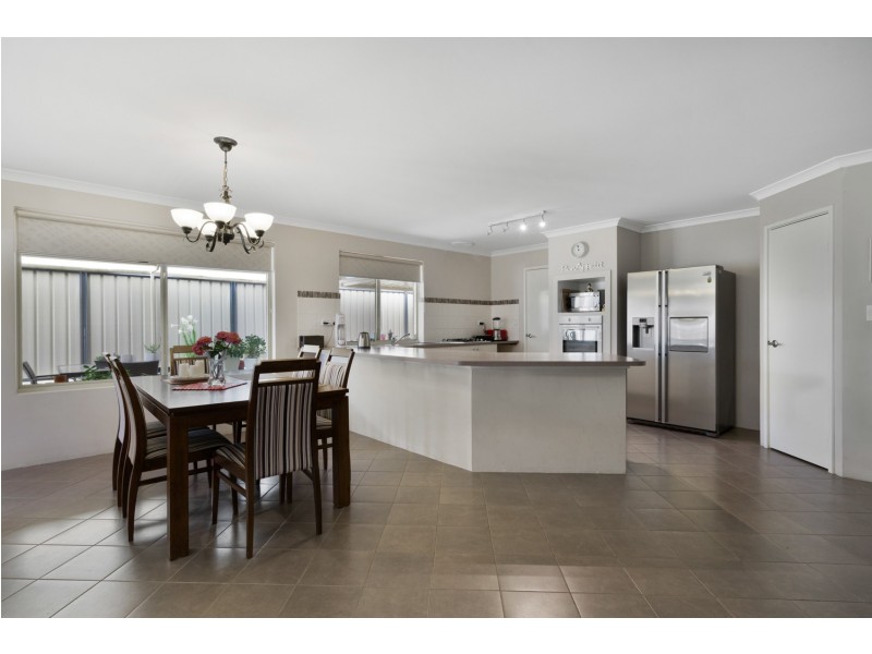 21 Still Meadow Turn, Meadow Springs WA 6210