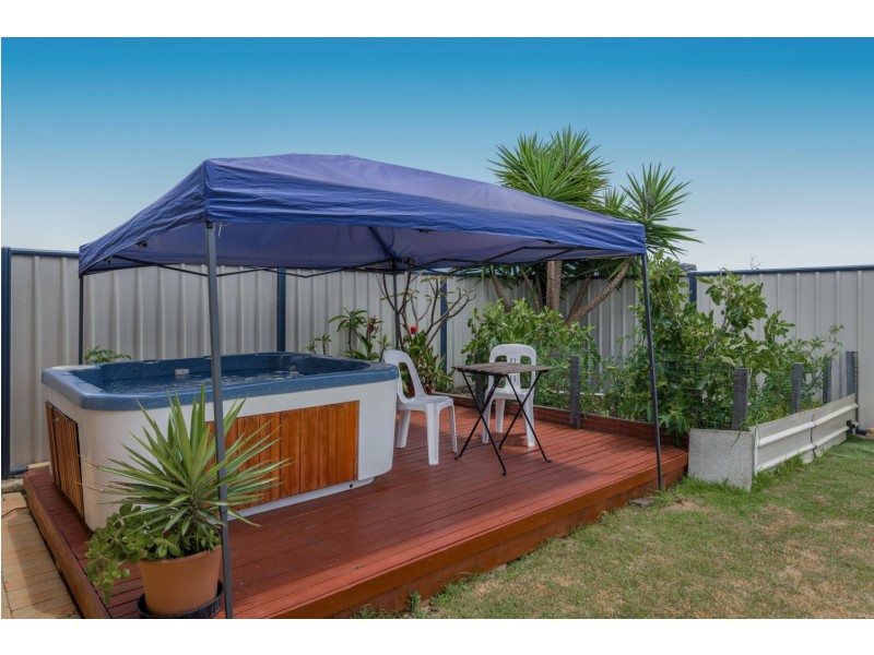 21 Still Meadow Turn, Meadow Springs WA 6210