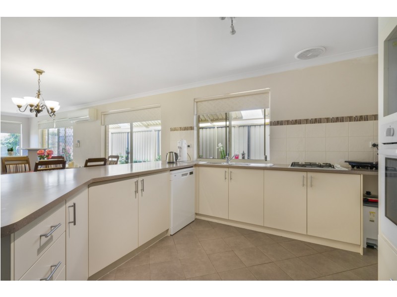 21 Still Meadow Turn, Meadow Springs WA 6210