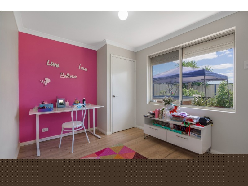 21 Still Meadow Turn, Meadow Springs WA 6210