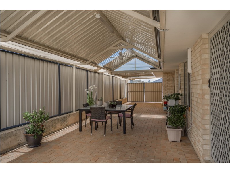 21 Still Meadow Turn, Meadow Springs WA 6210