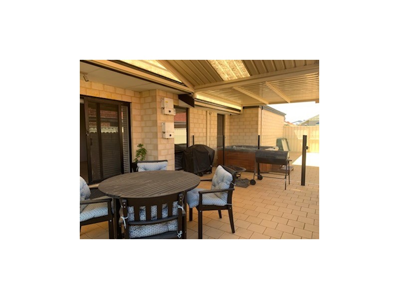 28 Leichhardt Crossing, Hammond Park WA 6164