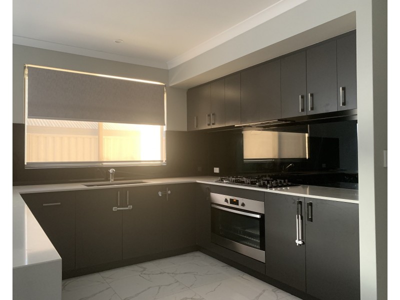 86 Irvine Parade, Hammond Park WA 6164