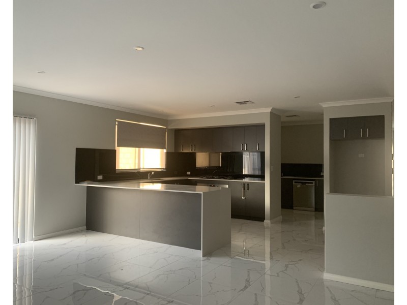 86 Irvine Parade, Hammond Park WA 6164