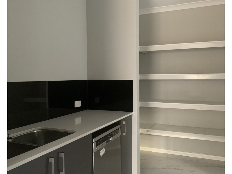 86 Irvine Parade, Hammond Park WA 6164