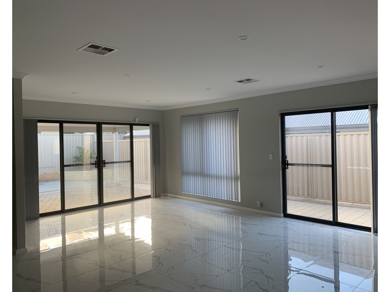 86 Irvine Parade, Hammond Park WA 6164