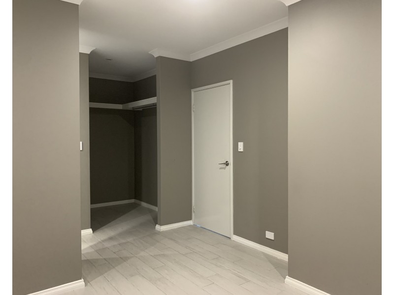 86 Irvine Parade, Hammond Park WA 6164