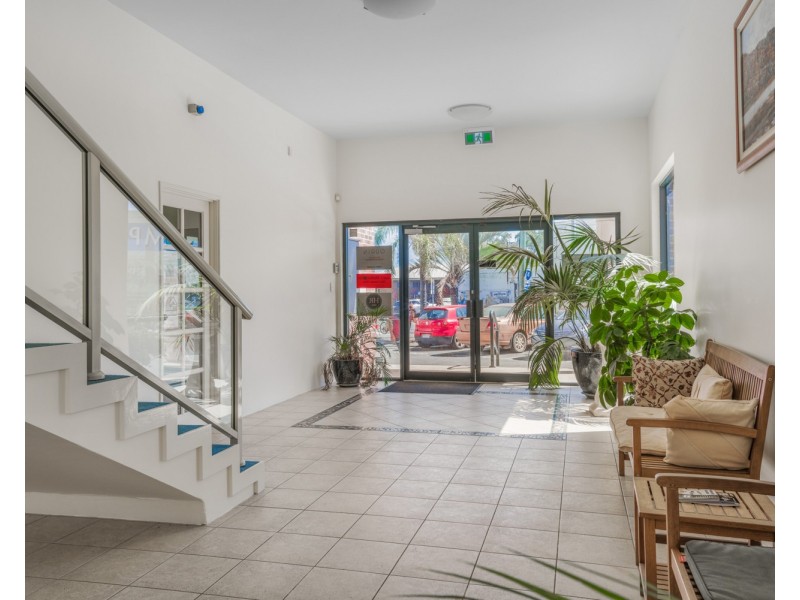 2/5 Rockingham Road, Hamilton Hill WA 6163