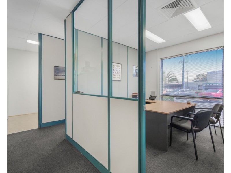 2/5 Rockingham Road, Hamilton Hill WA 6163