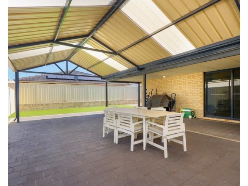 33 Leichhardt Crossing, Hammond Park WA 6164