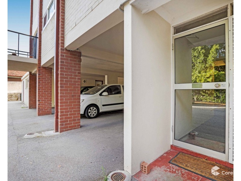 4/37 Paulik Way, Hamilton Hill WA 6163