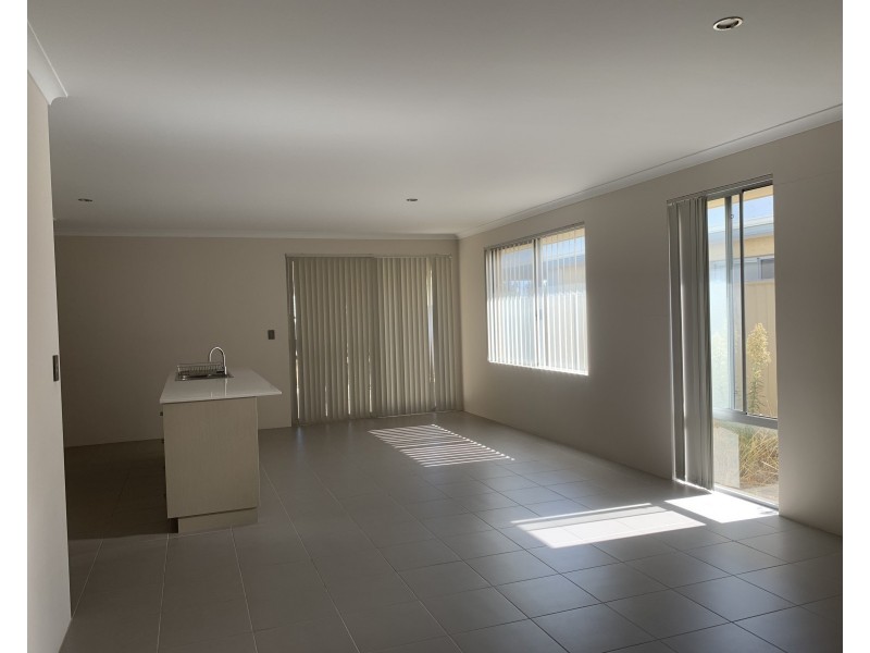 10 Tiliqua Crescent, Wandi WA 6167