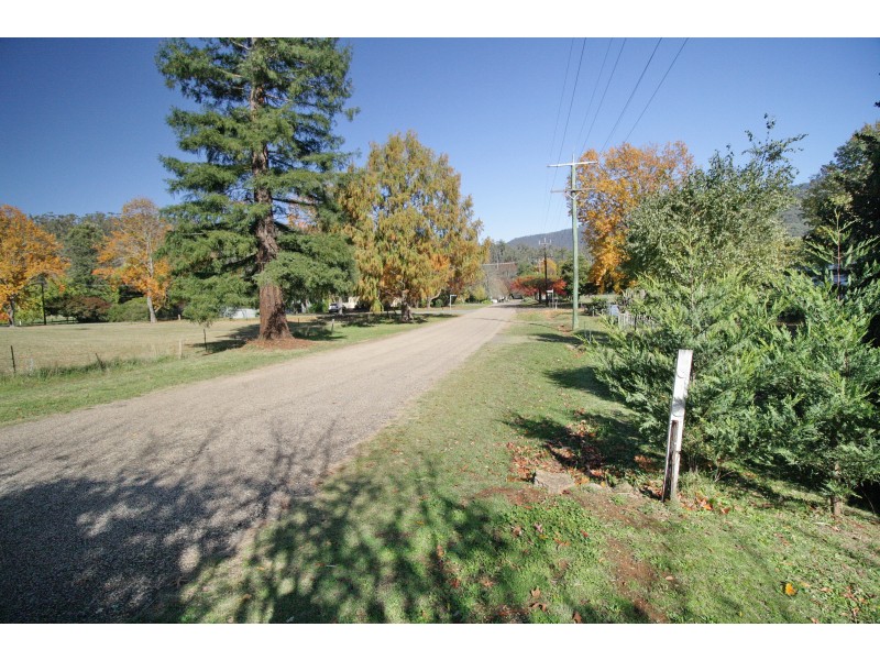 19 Nash St, Jamieson VIC 3723