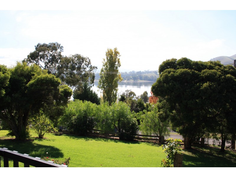 23 Dawn Crescent, Bonnie Doon VIC 3720