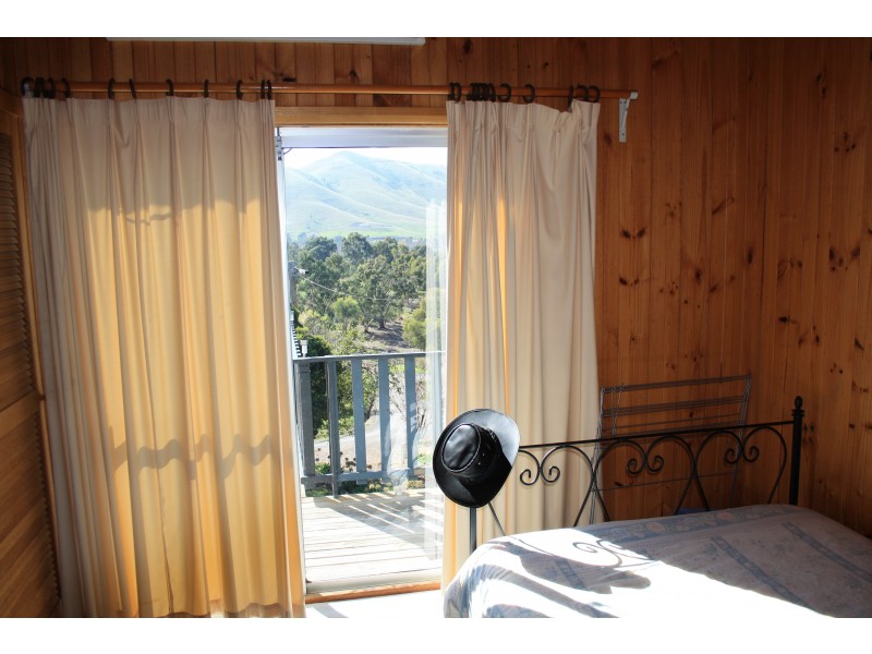 23 Dawn Crescent, Bonnie Doon VIC 3720