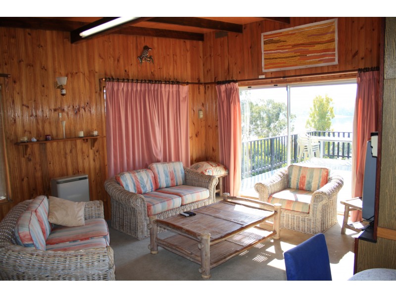 23 Dawn Crescent, Bonnie Doon VIC 3720