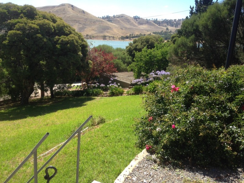 23 Dawn Crescent, Bonnie Doon VIC 3720