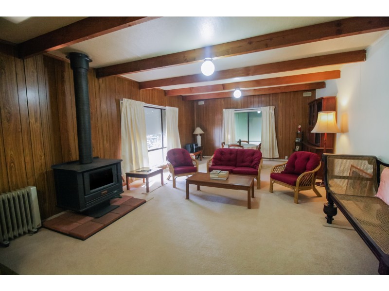 2 Young Street, Bonnie Doon VIC 3720