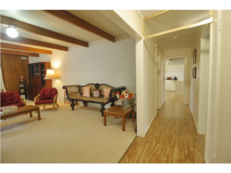 2 Young Street, Bonnie Doon VIC 3720