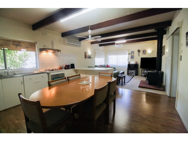 2 Young Street, Bonnie Doon VIC 3720