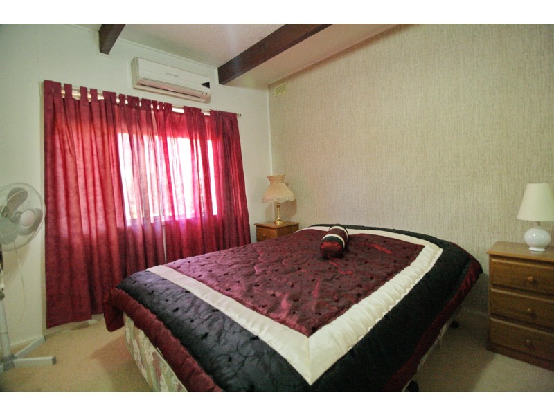 2 Young Street, Bonnie Doon VIC 3720