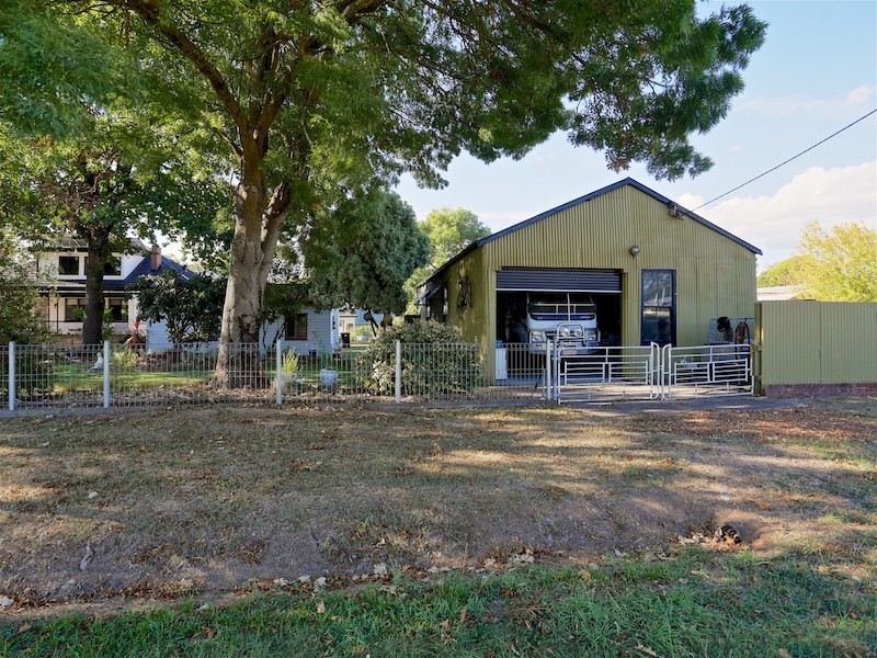 10-12 Adams Street, Mansfield VIC 3722