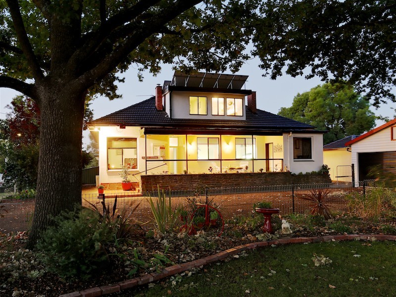 10-12 Adams Street, Mansfield VIC 3722