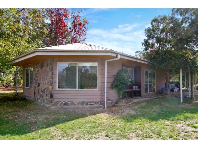 66 Highton Lane, Mansfield VIC 3722