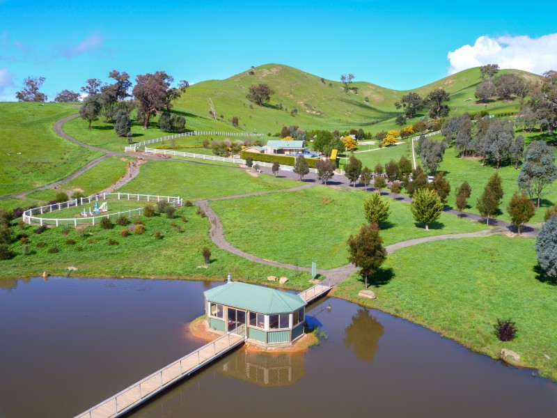 LAURA LODGE 1564 Maroondah Hwy, Bonnie Doon VIC 3720