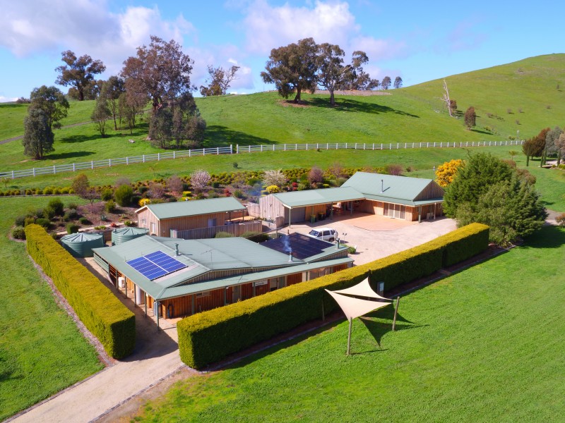 LAURA LODGE 1564 Maroondah Hwy, Bonnie Doon VIC 3720