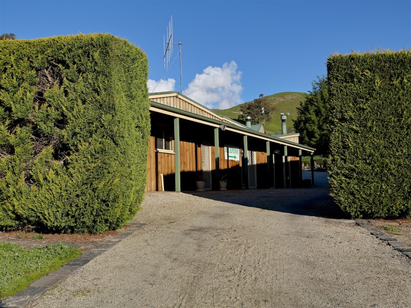 LAURA LODGE 1564 Maroondah Hwy, Bonnie Doon VIC 3720
