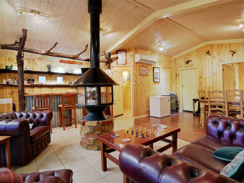 LAURA LODGE 1564 Maroondah Hwy, Bonnie Doon VIC 3720