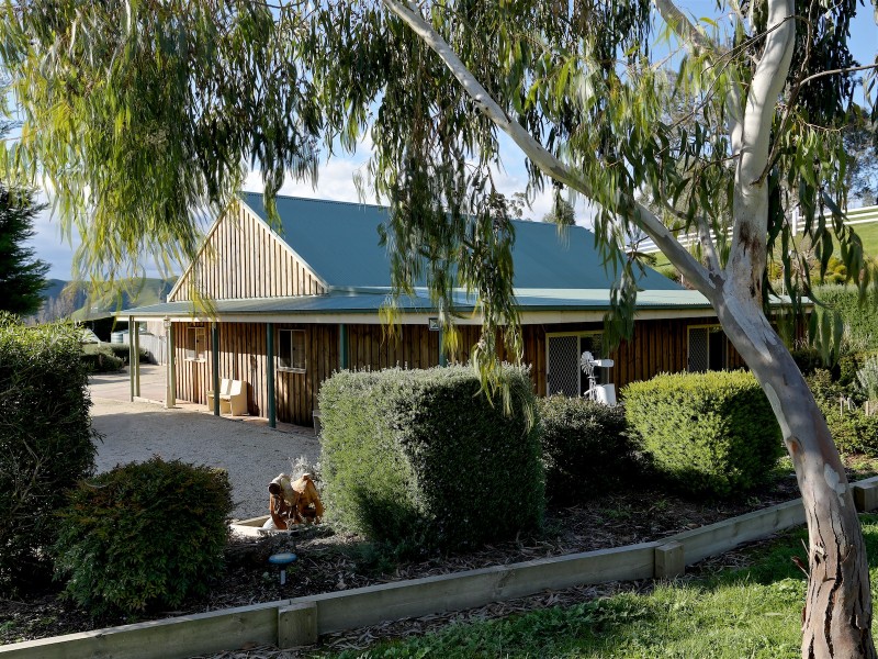 LAURA LODGE 1564 Maroondah Hwy, Bonnie Doon VIC 3720