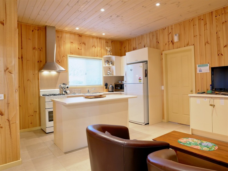 LAURA LODGE 1564 Maroondah Hwy, Bonnie Doon VIC 3720