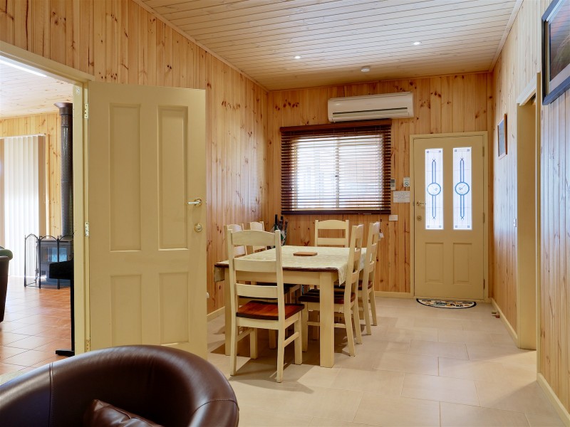 LAURA LODGE 1564 Maroondah Hwy, Bonnie Doon VIC 3720